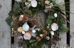 Wianek wiosenno wielkanocny naturalne białe kwiaty