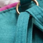 Turkusowo-różowy plecak z haftowaną klapą - 