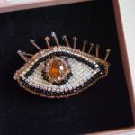 Ochronna broszka ze złotym złym okiem amulet - Każda jest zapakowana na prezen