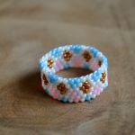 Pierścionek biały w romby 5 - pierścionek biały w romby