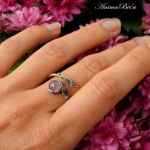 Pierścionek srebrny z różowym turmalinem - pierścionek z listkiem