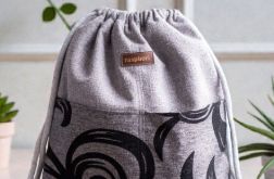 Szary wzorzysty workoplecak z kieszeniami