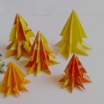Zestaw choinek z papieru żółto- pomarańczowy las - 