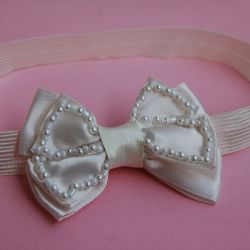 Opaska niemowlęca - Satynowa kokardka w złamanej bieli