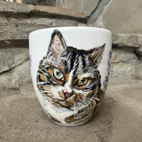 Porcelanowy kubek ręcznie malowany Kot w kocimiętce 