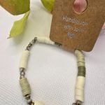 Bransoletka ecru z zielenią - 