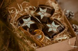 Zestaw trzech świec sojowych na prezent o świątecznym zapachu