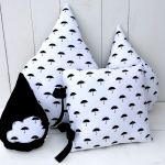 Komplet-Dresowe poduszki krople w parasolki - czarno-białe - 