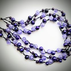 Fioletowy naszyjnik z koralików i sznurka