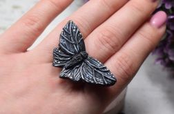 Duży pierścionek "czarny motyl" regulowany