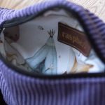 Mała dziecięca fioletowa nerka ze sztruksu - 