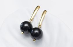 Klasyczne kolczyki pozłacane z Czarnym Turmalinem