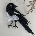 Broszka Sroka, biżuteria artystyczna - Skóra naturalna