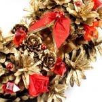 Wianek świąteczny  z czerwonymi kokardkami - wianek złoto czerwony