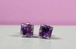 Kwadratowe sztyfty z fioletowymi kwiatkami