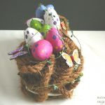 Pisanki i motyle oplątane sznurem - 