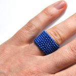 Pierścionek koralikowy niebieski 4 - pierścionek na prezent