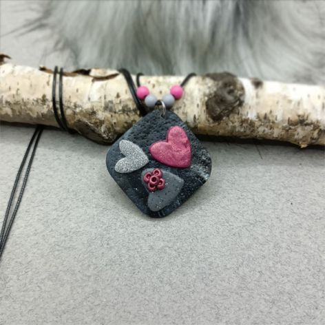 „SASHA” wisiorek z glinki polimerowej