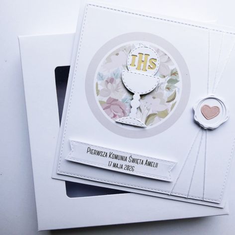 Delikatna kartka na Komunię minimalistyczna 