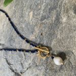 Naszyjnik choker ze Spineli z naturalną perłą  - 