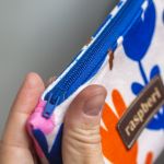 Etui na klucze z jasnego weluru minimalistyczne kwiaty | Handmade - 