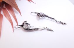 Długie srebrne kolczyki z kryształem – lekkie, eleganckie, ręcznie robiona biżuteria