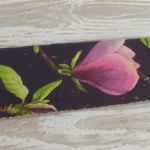 Zakładka do książki w turkusach i fiolecie - Zakładk do książki z kwiatem magnolii