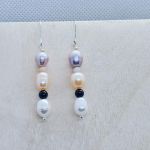 Kolczyki "trzy perły" z onyksem i opalem - czrny onyks nadaje kontrastu bieli pereł
