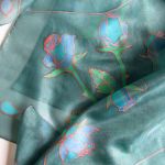 Duża jedwabna malowana chusta Turkusowe Róże - Duża jedwabna malowana chusta Turkusowe Róże