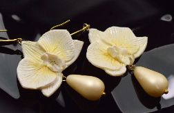 Kolczyki orchidee ze szklaną kroplą - kremowo-złote