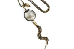 Długi naszyjnik, łańcuszek z wisiorem, szkło weneckie, srebrzysta moneta