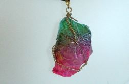 Kwarc tęczowy, duży surowy kamień w oplocie wire wrapping, wisiorek