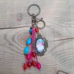 Brelok do kluczy w stylu boho z kaboszonem - Floral Bloom - 4