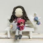 Lalka w czapce jednorożca z misiem w torebce  - lalka jednorożec