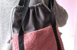 Szaro-różowa torba z kominem baranek