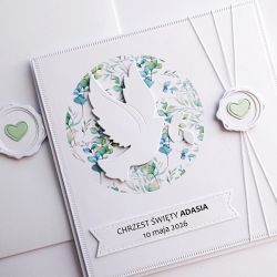 Kartka na Chrzest z gołębicą z życzeniami