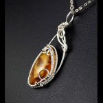 Bursztyn, Srebrny wisior z bursztynem. - Sterling Silver pendant with Baltic amber gift for her gift for mom, wire wrapped handcrafted artisan jewellery for women, without chain