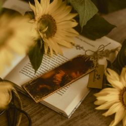 ZAKŁADKA DO KSIĄŻKI Z KWIATEM SŁONECZNIKA