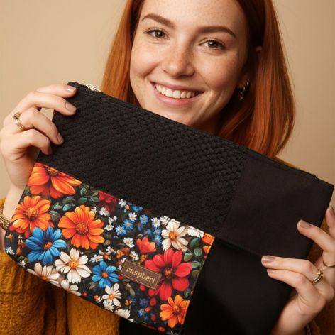 Czarno-kwiatowa kosmetyczka podróżna patchwork – unikat | Raspberi