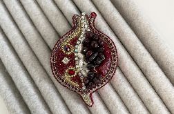 Broszka Granat z kamieniami naturalnymi. Unikat