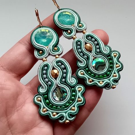 Seledyn Abalone (Paua) kolczyki sutasz