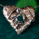 Brosza Anatomia Miłości - brosza miedziana serce front