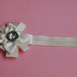 Opaska niemowlęca - "Elegancja w złamanej bieli" - 