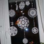 Okienna łąka kwiatów - zestaw dekoracyjny na okno, rękodzieło na szydełku - 