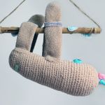 Zabawka LENIWIEC GIRL // crochet sloth - 