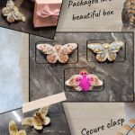 Ręcznie robiona broszka motyl z aksamitu i koralików - Solidne zapięcie, eleganckie opakowanie w pudełeczku.