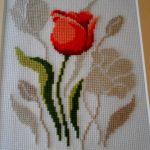 Haftowany obraz z tulipanem - haft krzyżykowy
