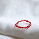 Pierścionek z czerwonym spinelem - Pierścionek z małych koralików