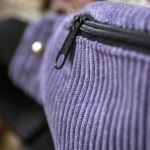 Fioletowa nerka z cienkiego sztruksu - 