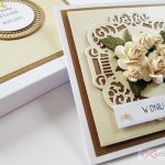 Kartka W DNIU ŚLUBU z kremowymi różami - Kremowo-brązowa kartka na ślub w pudełku